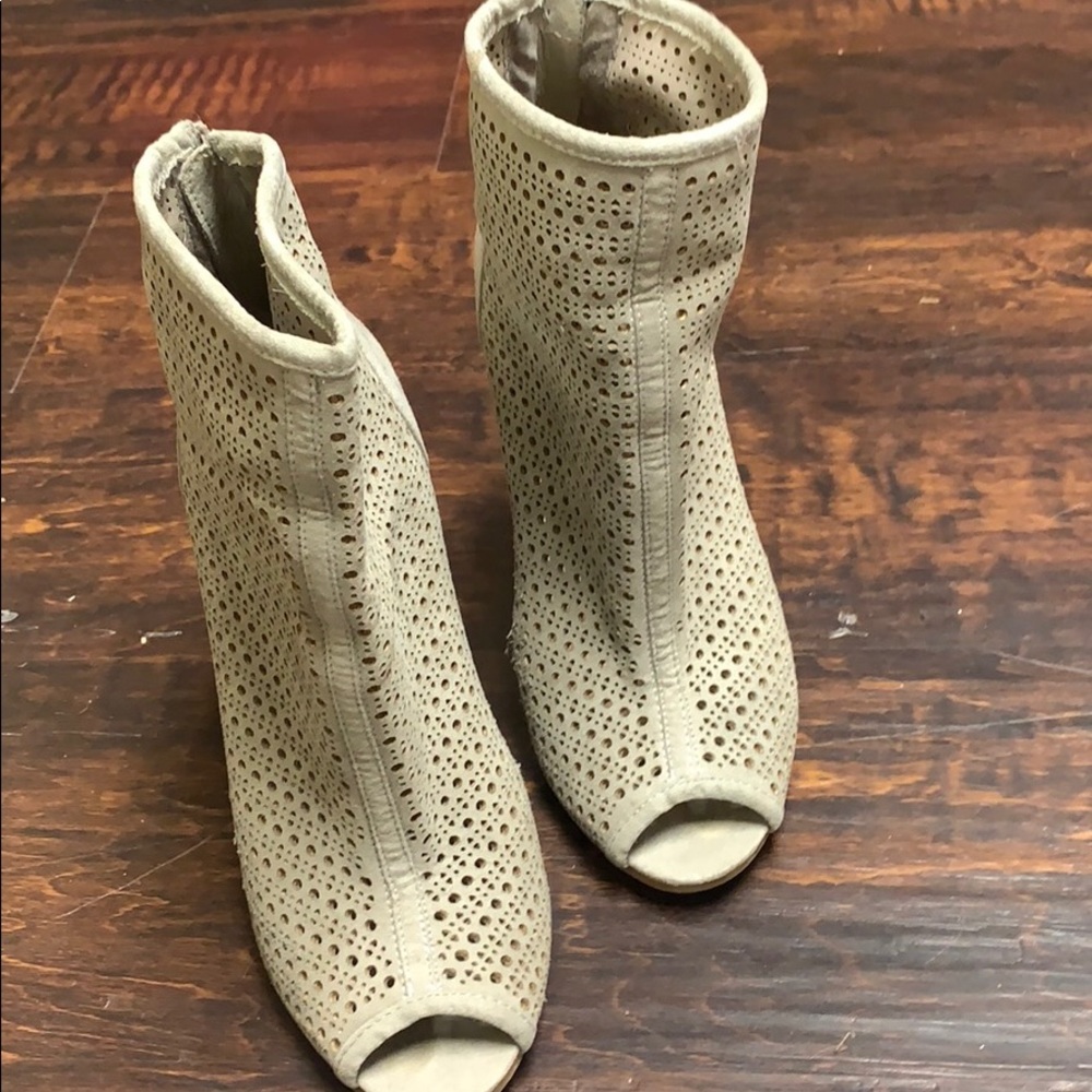 Chinese Laundry Heels - Women’s size 6.5